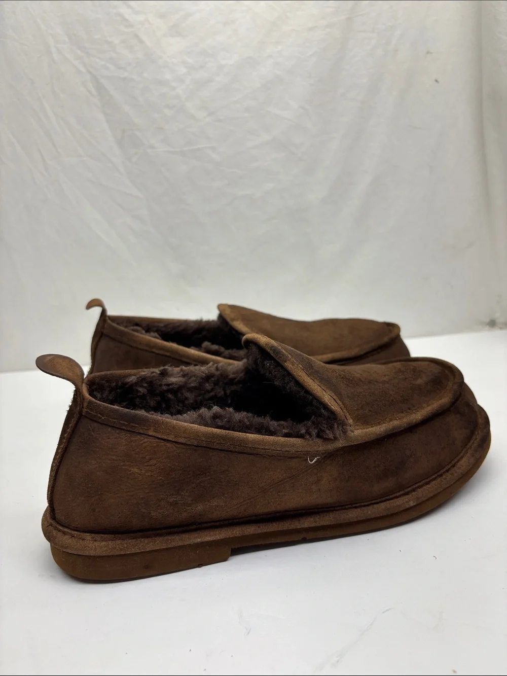 L. L. Bean slip on slippers for men’s SZ 8, box 43